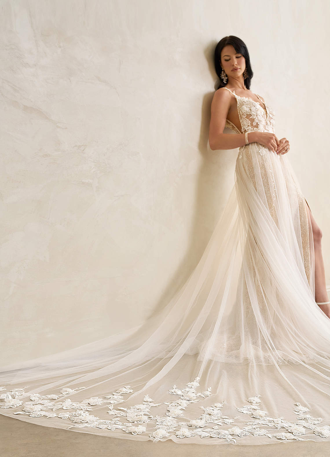 Avia Wedding Dress-AZ33693603