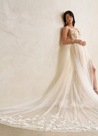 Avia Wedding Dress-AZ33693603